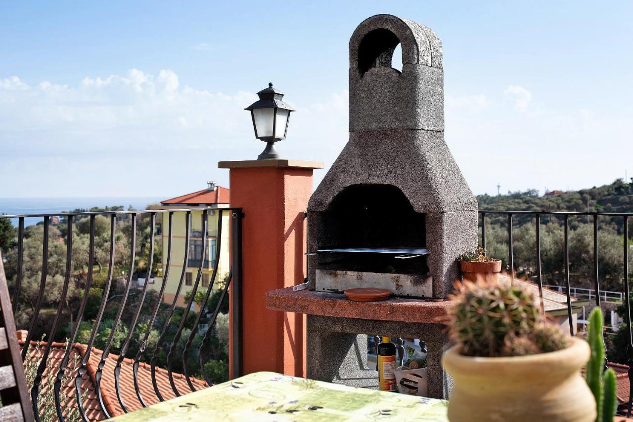 Esclusiva Terrazza Vista Porto Apartment Varazze Luaran gambar